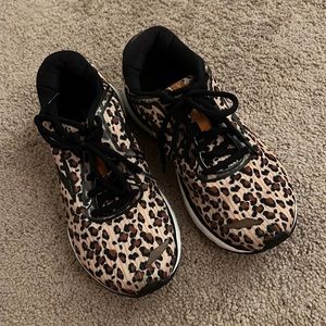 EUC Cheetah Brooks Tennis Shoes